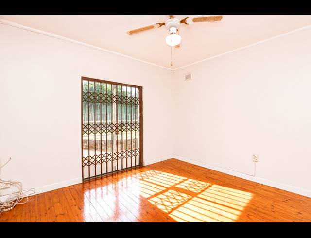 10 BEDROOM HOUSE FOR SALE IN GLENWOOD